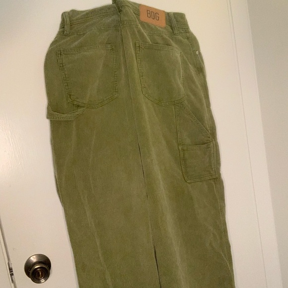 Urban Outfitter Corduroy Cargo pants - Picture 3 of 3